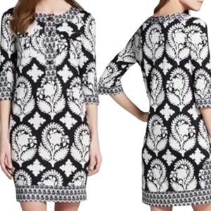 DVF Sadie Dress in black and white. Size 4